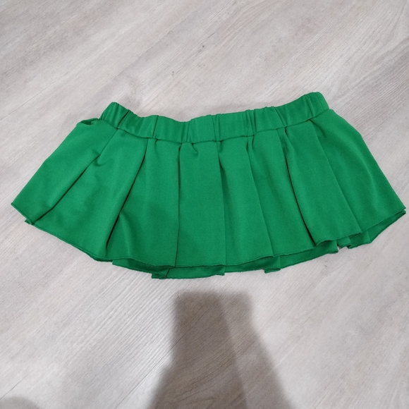 Dresses & Skirts - (3/$15) NWOT Super short pleated skirt / coverup